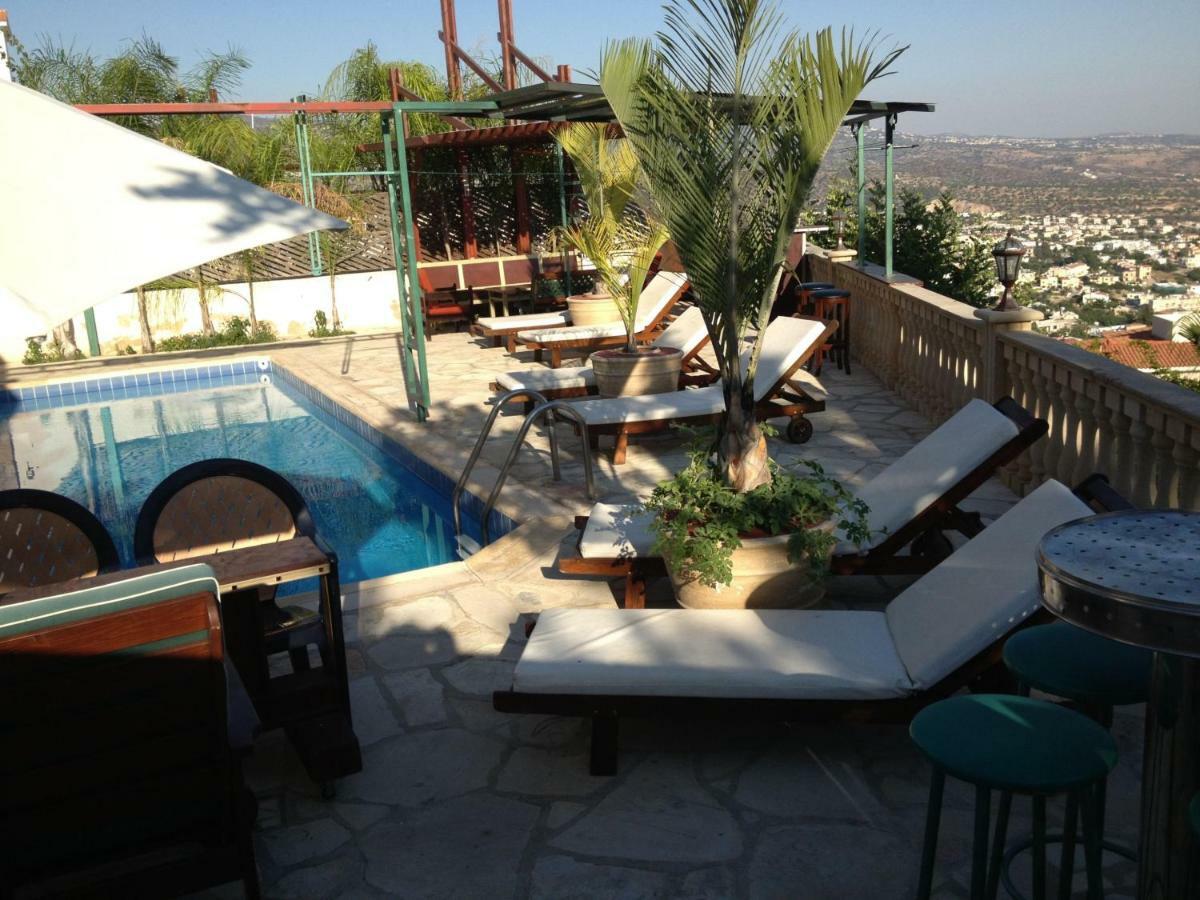 Villa Aphrodite Пея Екстериор снимка