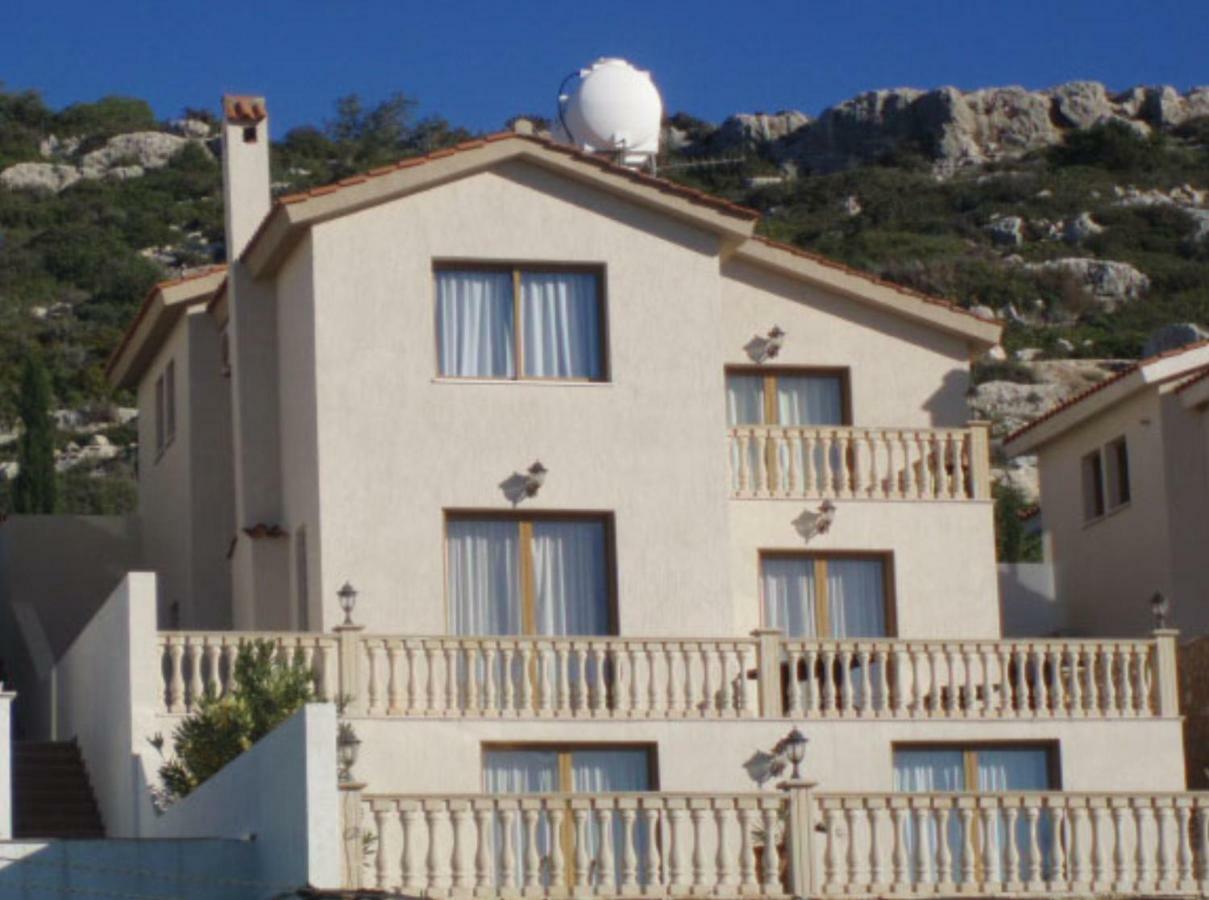 Villa Aphrodite Пея Екстериор снимка
